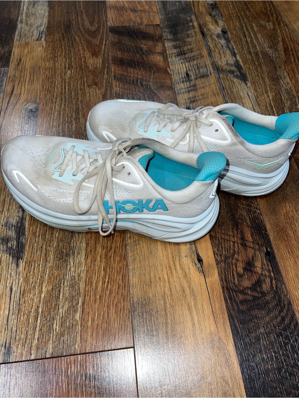 Hoka Women’s Beige Sneakers with Aqua Lining - Picture 4 of 6